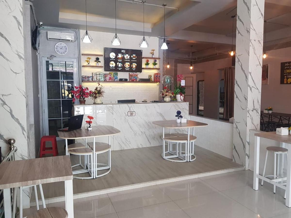 Nasional Hotel Gunungsitoli Kültér fotó