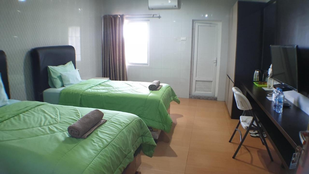 Nasional Hotel Gunungsitoli Kültér fotó
