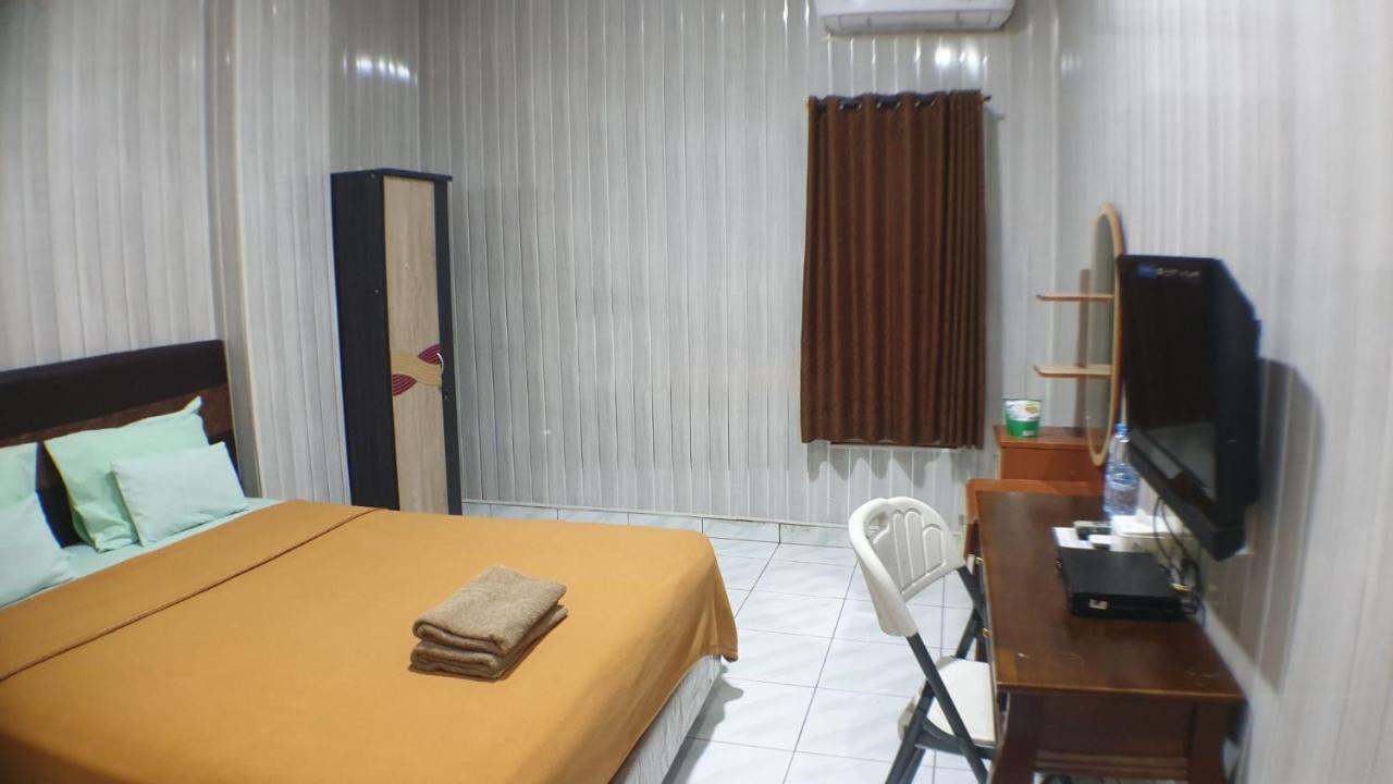 Nasional Hotel Gunungsitoli Kültér fotó